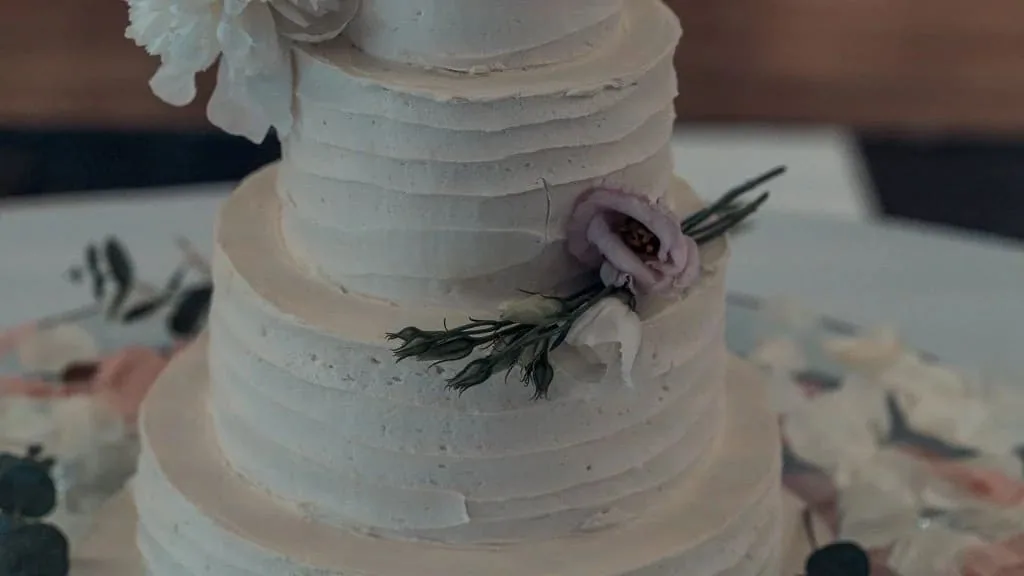 wedding cake at knightbrook hotel